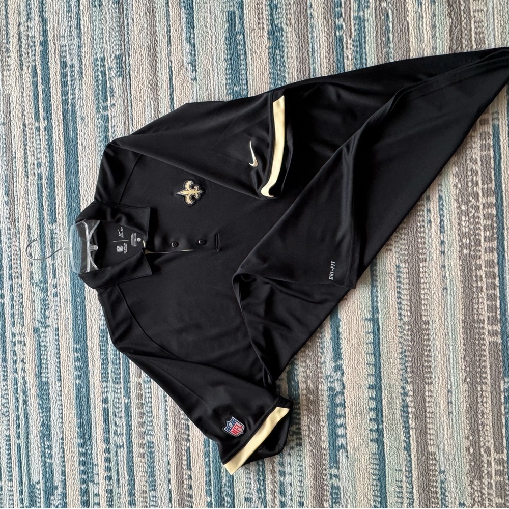 Nike Black Polo Shirt with Gold Logo - Picture 9 of 9